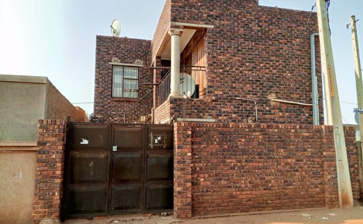 6 Room great investment property for sale in Tembisa