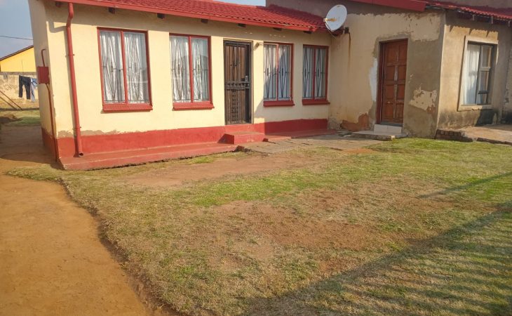 Beautiful 2 bedroom house in Protea City