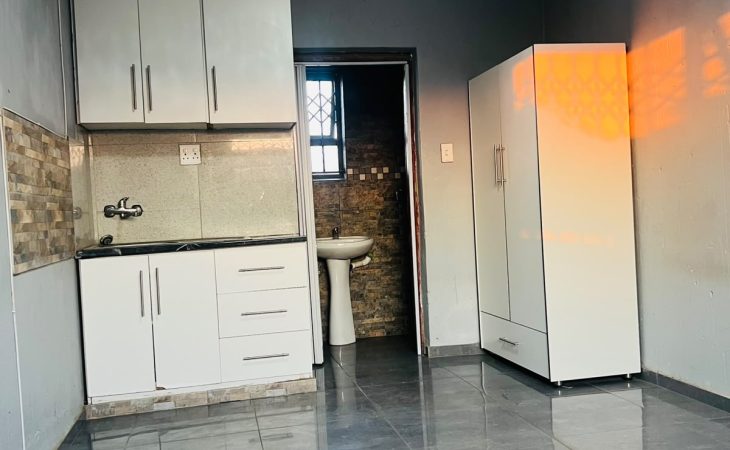 Garage size bachelor room to rent in Protea Glen Ext 24, Soweto with kitchenette, fitted wardrobe and private ensuite bathroom