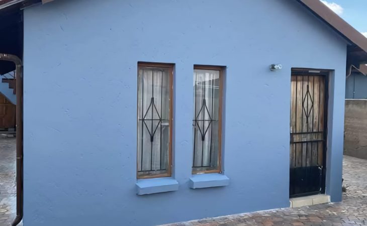 This lovely house to rent in Protea Glen Ext 7 is the perfect choice for small and growing families seeking a comfortable home at an affordable price.