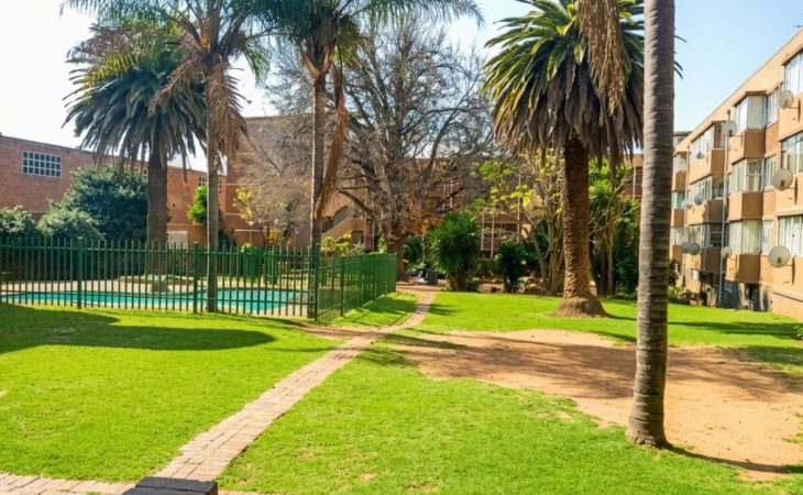 This spacious 4-bedroom ground floor apartment to rent in West Turffontein offers comfortable family living in a convenient and well-located area.