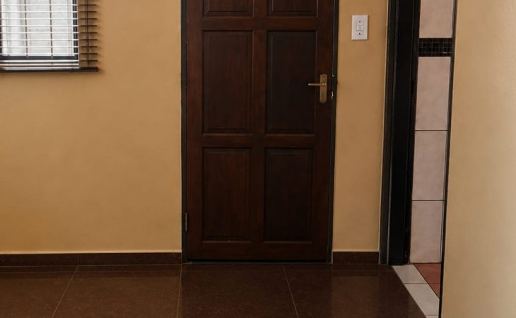 This spacious ensuite room to rent in Braamfischer is the ideal space for an individual or couple seeking peace of mind in a quiet and secure yard.