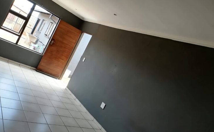 This generously sized garage to rent in Protea Glen Ext 4 is ideal for those who need extra space and convenience.