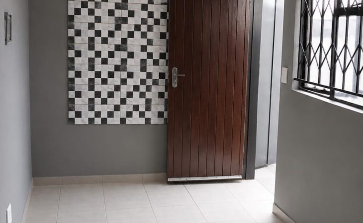 This standard room to rent in Protea Glen Ext 2 is the ideal place for those seeking comfort, privacy and convenience at an affordable price.