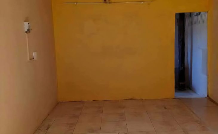 This generously sized garage to rent in Protea Glen Ext 4 is ideal for persons seeking a private and peaceful place with sufficient space.